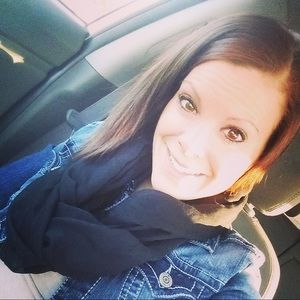 Meet your Posher, Kayla